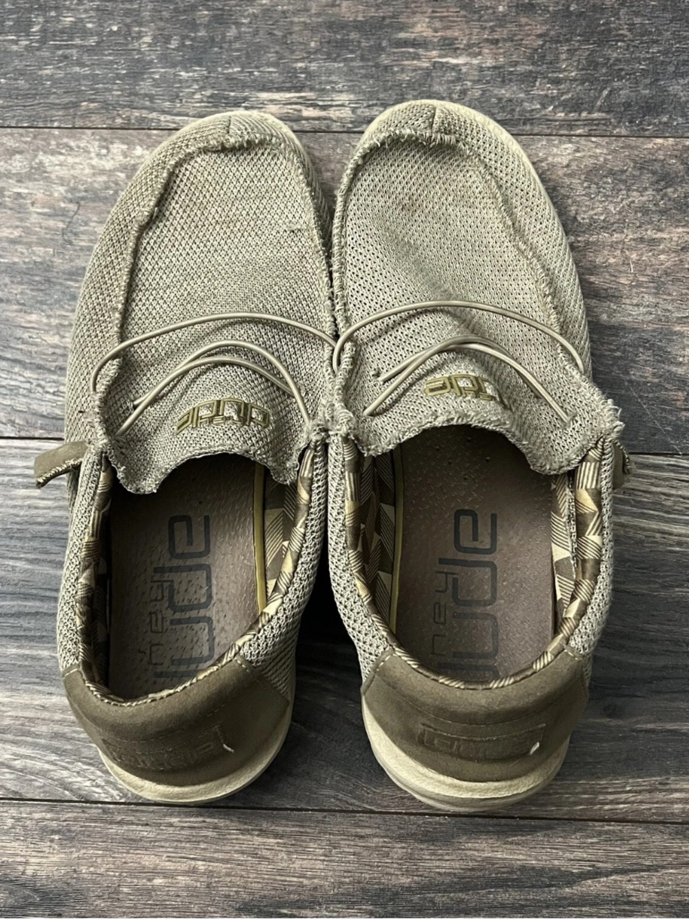Hey Dude Wally Sox Men’s Size 11 Beige Slip On Shoes - Picture 9 of 11